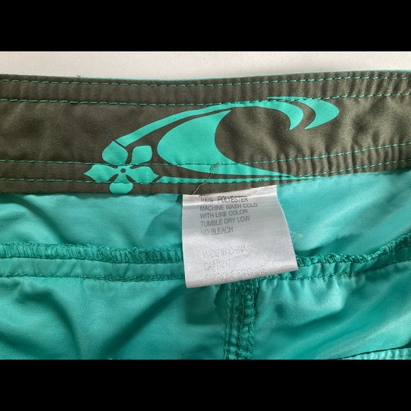 O’Neil Surf Shorts - Picture 3 of 5